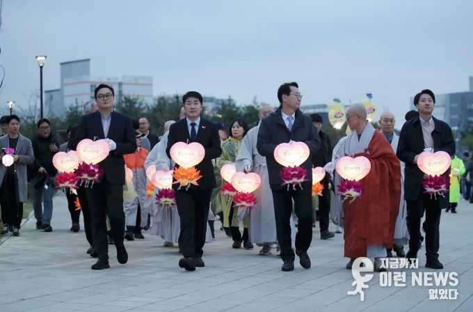 연등행렬 단체사진