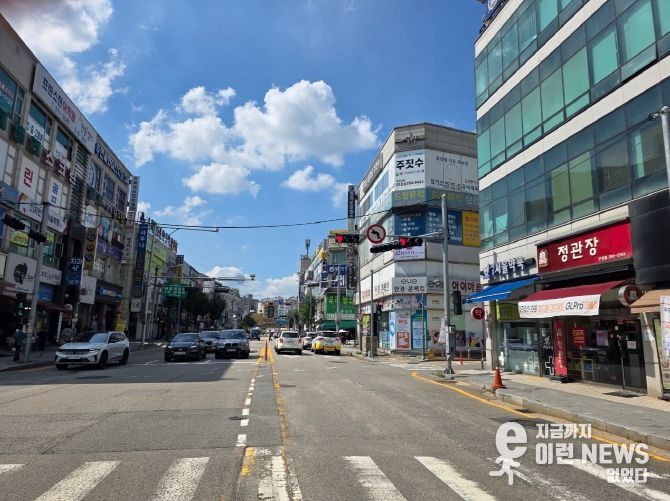 제15호 골목형상점가로 지정된 '구성언남 골목형상점가' 전경