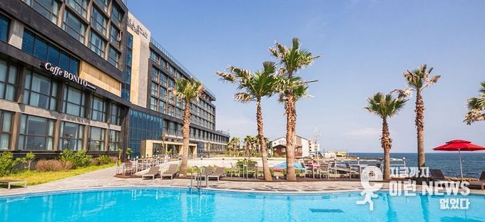 워터프론트 바로 앞에 위치한 호텔전경