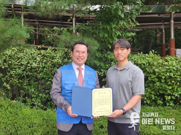 이오수 경기도의원, 광교 매원초 육교 안전캠페인 참여… “아이들의 등하교길, 더 안전하게”