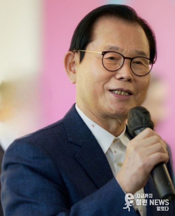 (사진_ 박철언 (재)한반도복지통일재단 이사장 / 세계인류평화봉사상조직위원회 제공)