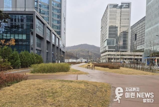 과천시, 지식정보타운에 광역상수도 매설 유휴부지 활용한 산책로·생활쉼터 조성 완료