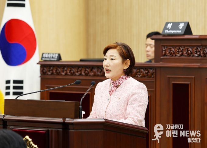 지난 18일 본회의장에서 ‘아동 유괴 범죄 대책 마련 및 방지를 위한 관련 법률 제정 촉구 건의안’에 대해 제안설명을 하고 있는 현옥순 의원의 모습.