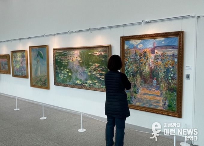 모담도서관 화랑 모습