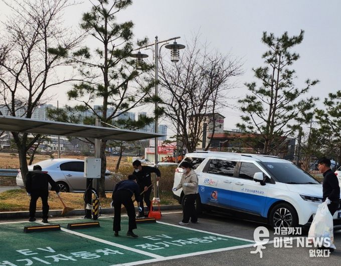 안성시시설관리공단 교통약자지원팀, 안전한 환경 조성 및 이용객 편의를 위한 주변 환경 정화 활동 첫 실시