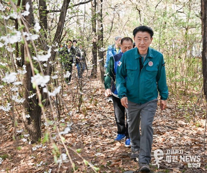의정부시는 4월 2일 장암동 413-3번지 일원 수락 리버시티 단지 앞 오솔길 조성사업 대상지에 대한 현장 점검을 실시했다.